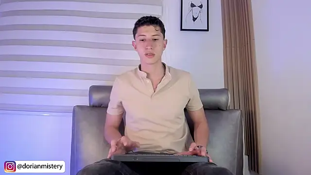 Dorianmistery2322  online show from March 6, 12:07 am