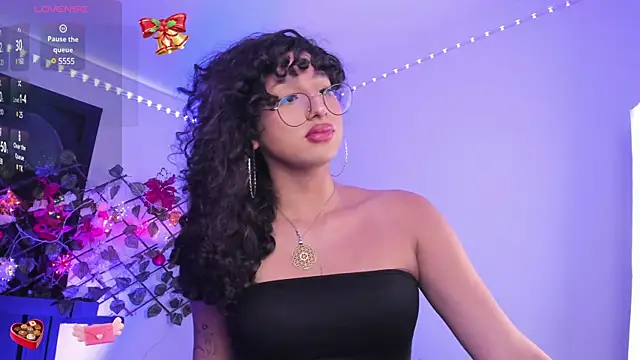 Heka Prudence online show from December 17, 3:06 am