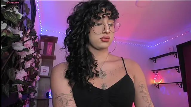 Heka Prudence online show from March 11, 2:10 am