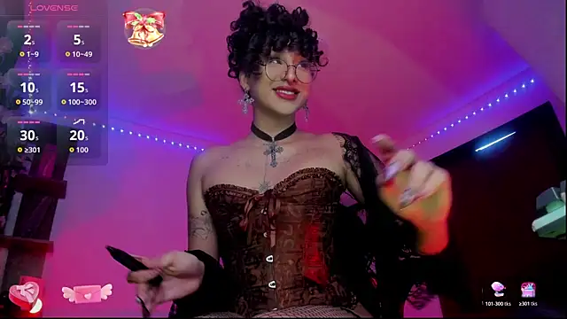 Heka Prudence online show from October 25, 10:15 pm