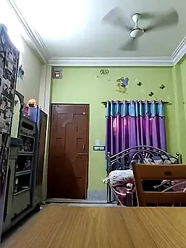 Snapshot of Royalgirl667 chatting on December 8, 8:51 am Royalgirl667 online show from December 8, 8:51 am