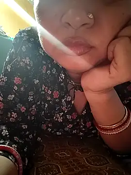 Snapshot of Royalgirl667 chatting on December 9, 8:44 am Royalgirl667 online show from December 9, 8:44 am