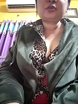 Snapshot of Royalgirl667 chatting on December 9, 4:37 pm Royalgirl667 online show from December 9, 4:37 pm