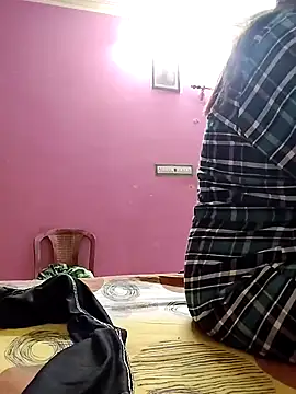 Snapshot of Royalgirl667 chatting on December 11, 1:58 am Royalgirl667 online show from December 11, 1:58 am