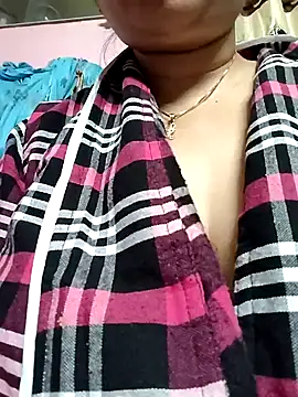 Snapshot of Royalgirl667 chatting on December 24, 1:59 am Royalgirl667 online show from December 24, 1:59 am