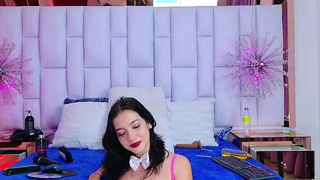 LiliFox18 online show from December 22, 10:25 pm