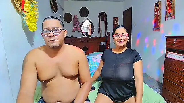Snapshot of rosi_pamela chatting on June 9, 9:26 pm rosi pamela online show from June 9, 9:26 pm