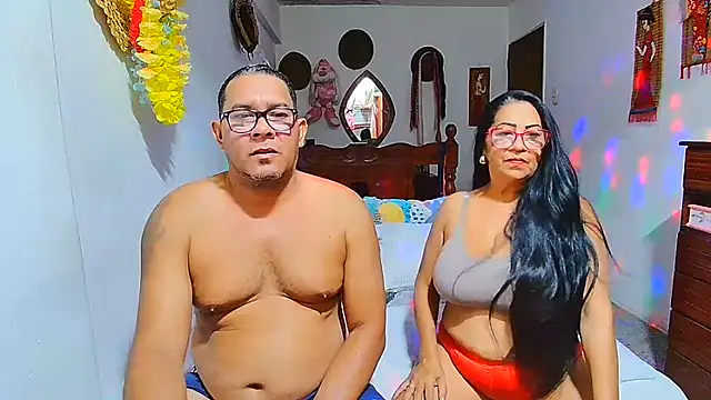 Snapshot of rosi_pamela chatting on June 10, 11:24 pm rosi pamela online show from June 10, 11:24 pm
