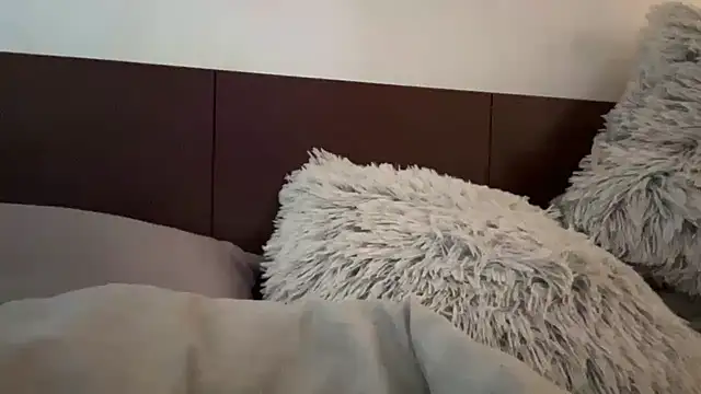 yorkshiregal online show from December 7, 8:11 am