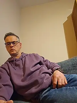 Hectorthyssen1 online show from April 5, 10:51 pm