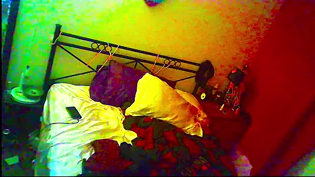 Snapshot of ingrid1982 chatting on May 22, 6:35 pm ingrid1982 online show from May 22, 6:35 pm