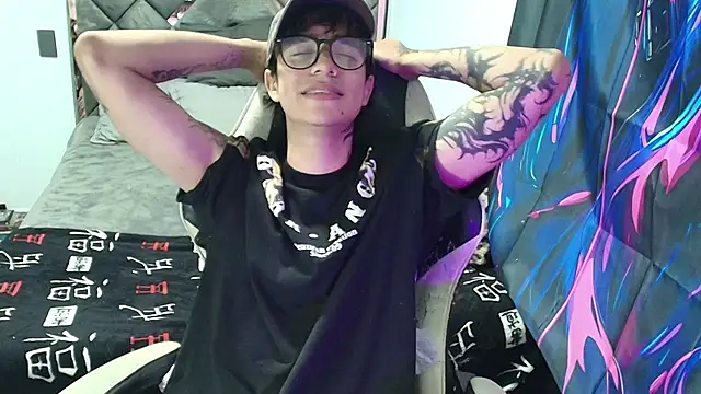 Zacktk7 online show from April 13, 9:09 pm