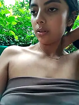 Baby Niels online show from February 11, 7:05 pm