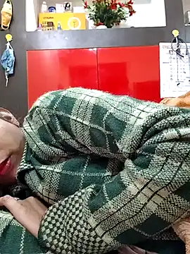 Snapshot of Sexy-Mona2 chatting on December 19, 4:46 pm Sexy-Mona2 online show from December 19, 4:46 pm