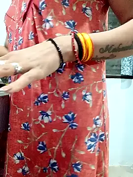 Snapshot of Sexy-Mona2 chatting on January 19, 1:44 pm Sexy-Mona2 online show from January 19, 1:44 pm