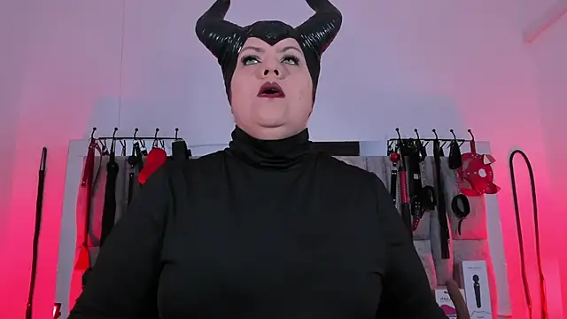 vanessa moka online show from April 14, 12:00 pm