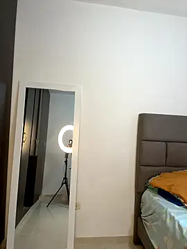 Snapshot of sophiee_evanss_ chatting on November 19, 1:11 pm sophiee evanss online show from November 19, 1:11 pm