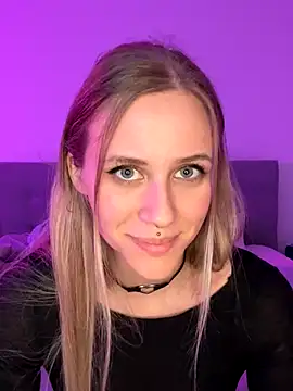 lunawolf21 online show from December 1, 7:14 pm