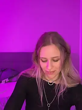 lunawolf21 online show from January 12, 7:11 am