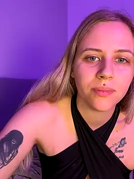 lunawolf21 online show from January 8, 8:16 am