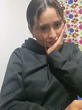 Snapshot of Keittly_ chatting on December 15, 12:18 am Keittly online show from December 15, 12:18 am