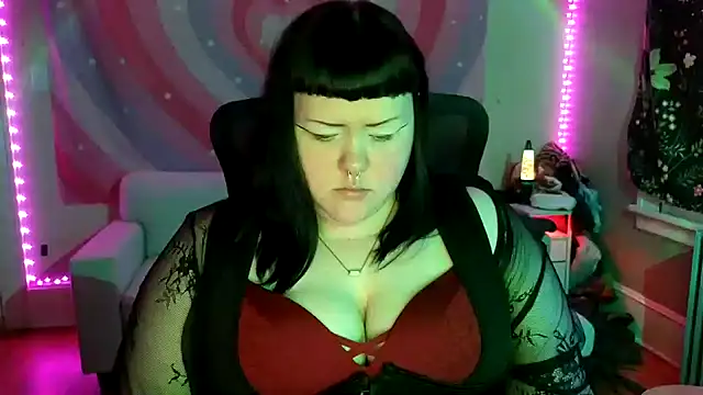 Snapshot of Flamefairy710 chatting on October 23, 10:52 pm Flamefairy710 online show from October 23, 10:52 pm