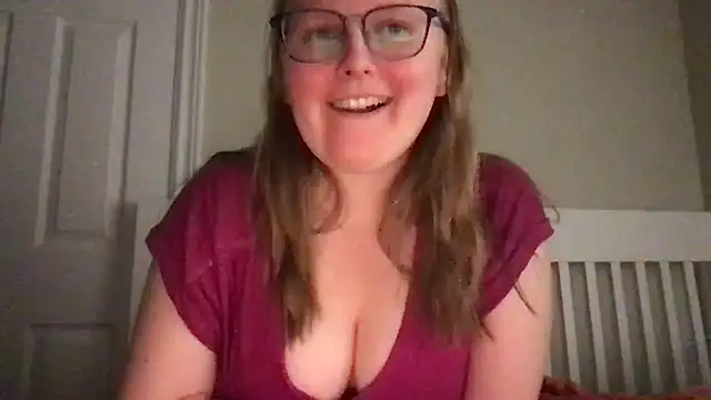 Snapshot of lexie_lilacs chatting on January 9, 2:01 am lexie lilacs online show from January 9, 2:01 am