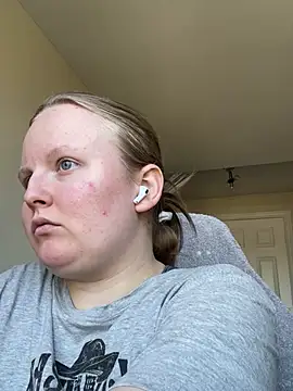 Snapshot of lexie_lilacs chatting on March 21, 8:50 pm lexie lilacs online show from March 21, 8:50 pm