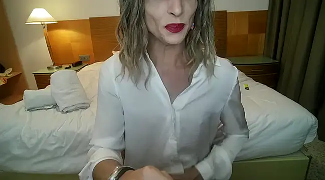 Snapshot of UnaDiosa chatting on February 8, 8:32 pm UnaDiosa online show from February 8, 8:32 pm