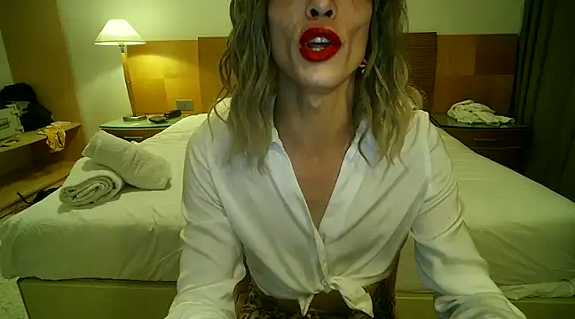 Snapshot of UnaDiosa chatting on February 9, 8:02 pm UnaDiosa online show from February 9, 8:02 pm