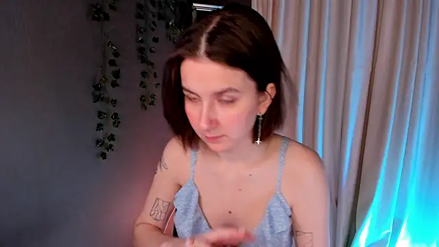 Snapshot of mind_game chatting on December 12, 5:52 am mind game online show from December 12, 5:52 am