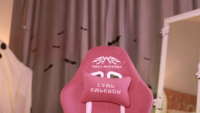 Kim Oberlin  online show from October 20, 11:32 am