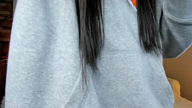 Kim Oberlin  online show from January 7, 11:23 am