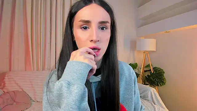 Kim Oberlin  online show from January 12, 4:01 pm