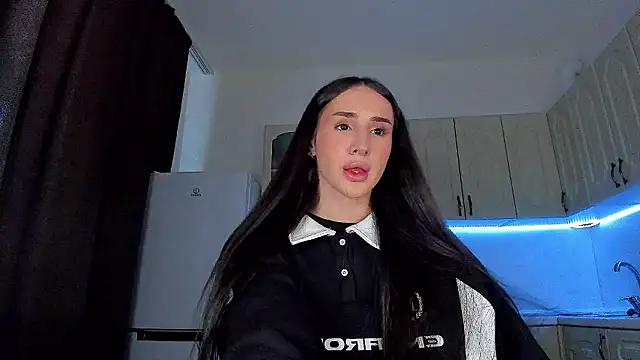 Kim Oberlin  online show from February 25, 11:09 am