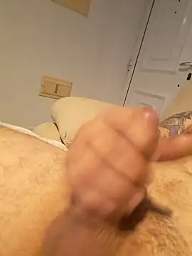 Snapshot of BrazilianDad chatting on December 8, 5:11 pm BrazilianDad online show from December 8, 5:11 pm