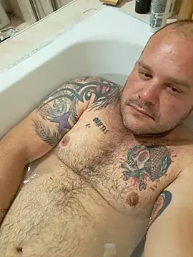 Snapshot of BrazilianDad chatting on February 17, 5:21 pm BrazilianDad online show from February 17, 5:21 pm