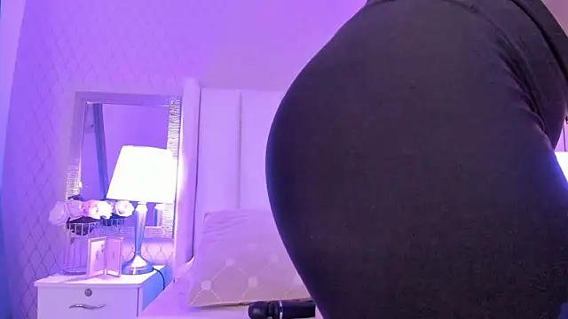 SophiaSmiiths  online show from February 20, 8:25 pm