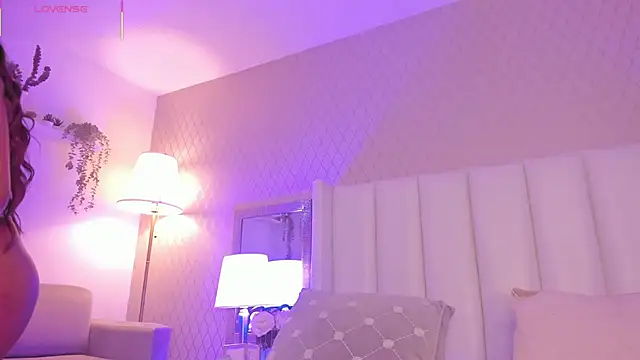 SophiaSmiiths  online show from September 18, 8:55 pm