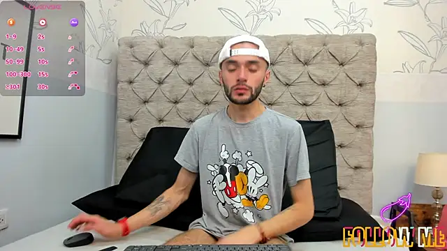 Snapshot of jakemagnus chatting on December 29, 3:24 pm jakemagnus online show from December 29, 3:24 pm