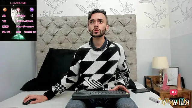 Snapshot of jakemagnus chatting on January 4, 12:38 pm jakemagnus online show from January 4, 12:38 pm