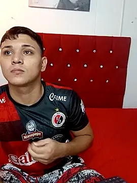 couple lovelyds online show from February 5, 6:48 pm