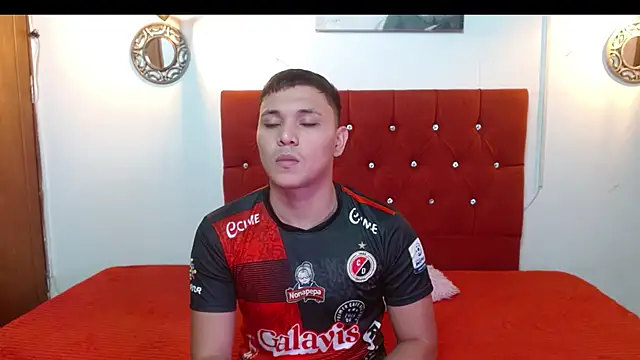 couple lovelyds online show from March 12, 6:44 pm