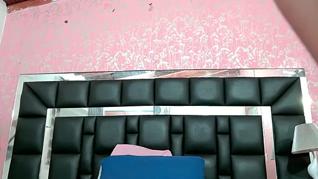 Sofia martiin online show from October 18, 3:09 am