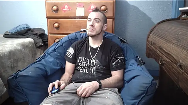 Snapshot of ScubaStevex chatting on December 6, 10:49 am ScubaStevex online show from December 6, 10:49 am