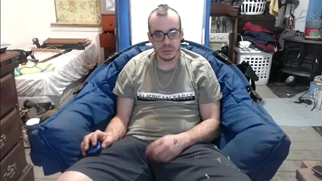 Snapshot of ScubaStevex chatting on March 9, 11:36 am ScubaStevex online show from March 9, 11:36 am