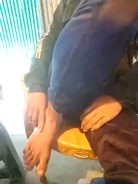 Snapshot of cutetaraaarhjn chatting on December 11, 6:14 am cutetaraaarhjn online show from December 11, 6:14 am