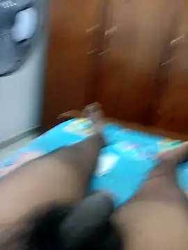 Snapshot of SizableCylinder chatting on September 17, 12:18 pm SizableCylinder online show from September 17, 12:18 pm