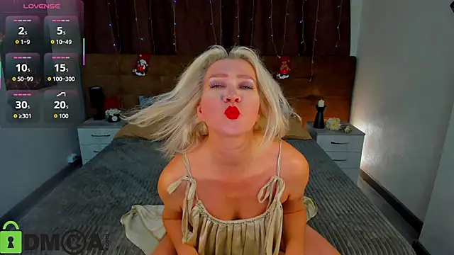 Luna  Lewis online show from December 20, 8:43 am