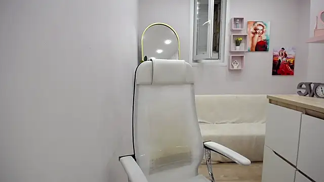 Milla Cutie18 online show from May 20, 4:51 am